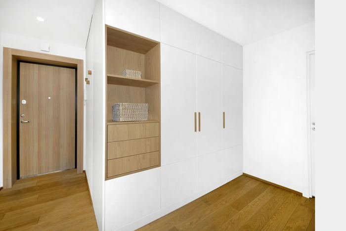 Built-in cabinets and wall unit