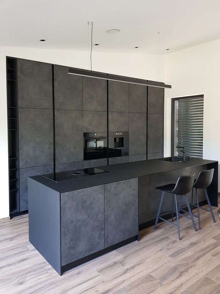 Tall units and island made to measure